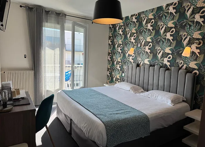 Hotel Calme Des Pins & Spa
